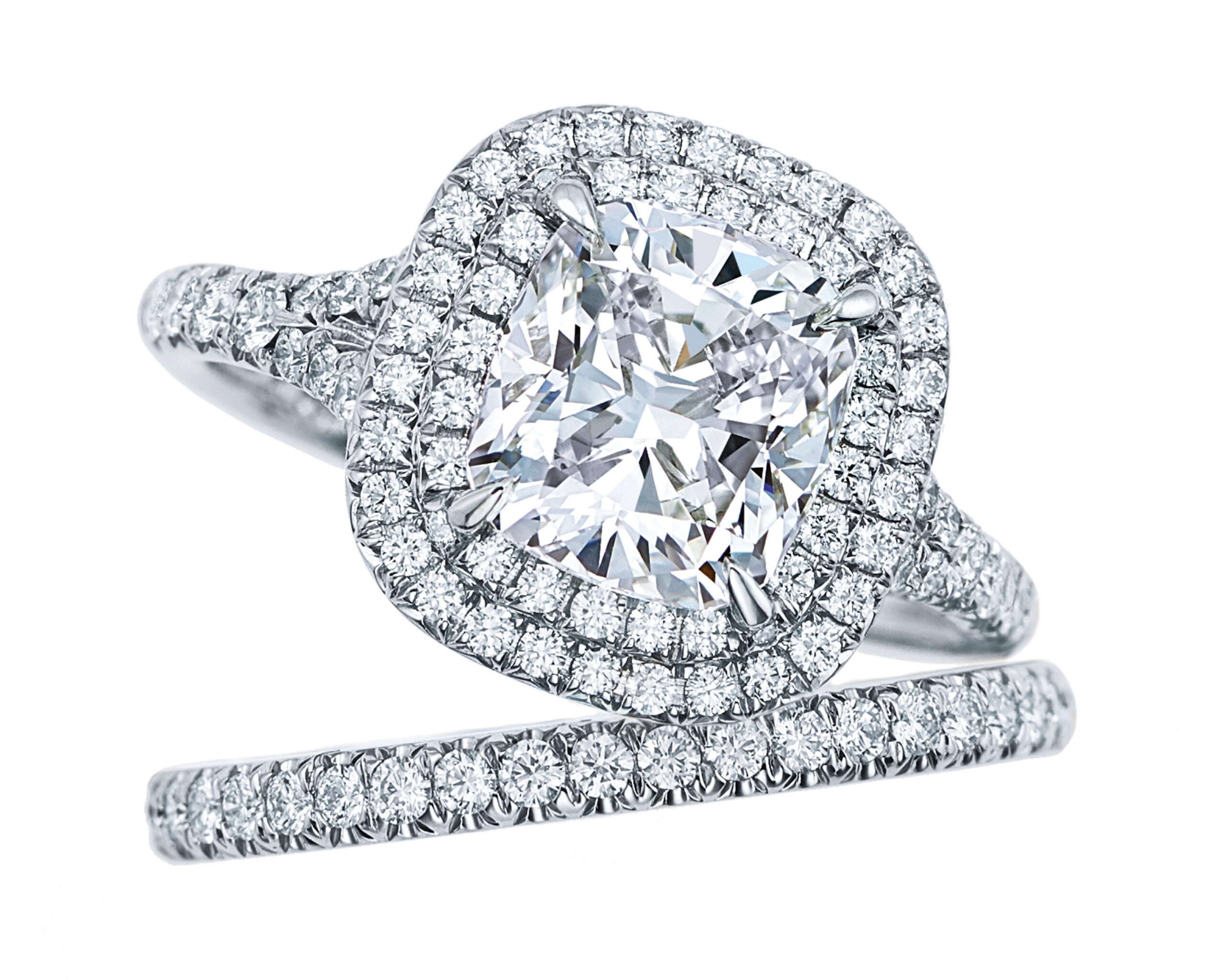 Tiffany Soleste® engagement ring and matching band in platinum